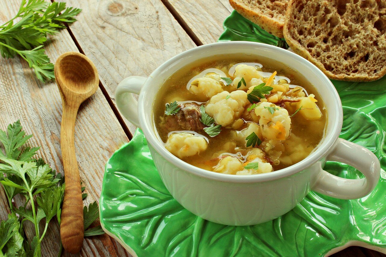 Сырный суп с горошком и цветной капустой: рецепт